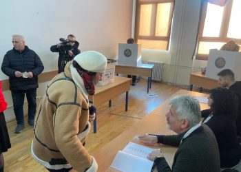 500 vëzhgues nga DnV për mbikëqyrjen e zgjedhjeve: 9% e vendvotimeve u hapën me vonesë