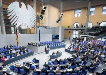 Zgjedhjet parlamentare në Gjermani, garojnë 29 parti, rreth 59.2 milionë persona me të drejtë vote