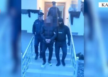 Operacioni në Kavajë, policia jep detaje: 13 të arrestuar! Sekuestrohen doza kokaine, kanabisi dhe silenciatorë
