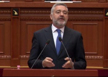 PS kundër PD që emigrantët të votojnë me dokumente të huaja, Klosi: Do ta hidhte sistemin në erë