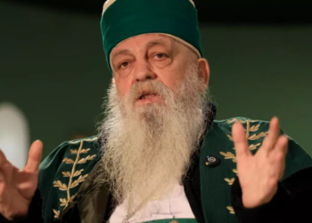 “Rakia, si qumështi i nënës”, Baba Mondi flet për AFP: Shteti Bektashi, një copë tokë pa taksa dhe polici!