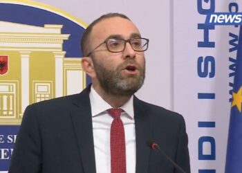 “Shpalli fituese kompaninë kur tenderi ishte ende i hapur”, Bardhi: SPAK të hetojë Ballukun për aferën 80 mln euro