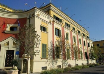 “Po zhduken dokumentet”/ Bashkia Tiranë reagon pas denoncimit të Berishës: Proces rutinë!