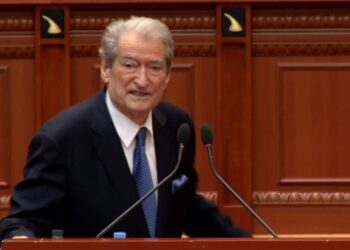 Debate në nisje të seancës, Spiropali i ndërpret fjalën Berishës: Soros nuk është për procedurë!