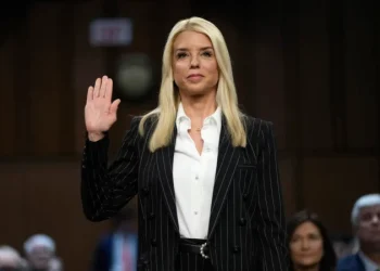 Senati jep “OK”, Pam Bondi betohet si Prokurore e Përgjithshme e SHBA-ve