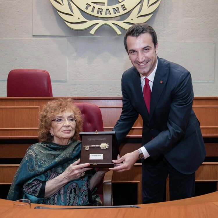 Kosova 17 vite shtet, Veliaj nga qelia: Ditë krenarie për sakrificat e së shkuarës dhe ditët e ndritura të së ardhmes