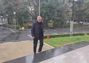 Vijojnë negociatat mes PD dhe aleatëve për zgjedhjet e 11 majit, mbërrijnë në selinë blu Dule, Mediu dhe Duka