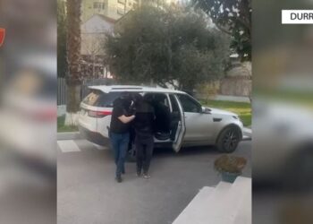 Të shpallur në kërkim për plagosje, arrestohet njëri nga vëllezërit në Durrës