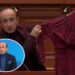 Doli në foltoren e Kuvendit me fustan në dorë, Sula sqaron veprimin që shkaktoi debat: Ia lashë një punonjëseje në Parlament, doja të…