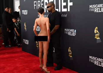 “Si robot nudo”, aludimet në rrjet për Bianca Censorin: Kanye e kontrollon…