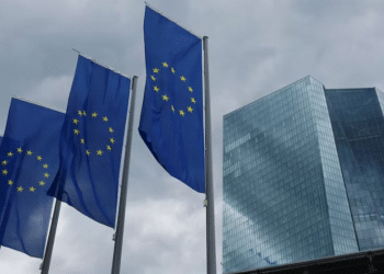 Paralajmëron Banka Qendrore Evropiane: Evropa mund të jetë një humbëse në luftën tregtare SHBA-Kinë