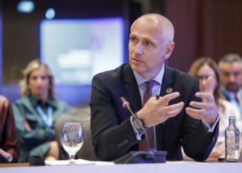 Kapetanovic në Tiranë: Shqipëria, lokomotiva e progresit rajonal!