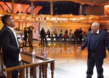 “U ndava njëherë, të ndahem edhe me tjetrën?” 35-vjeçari s’largohet nga shtëpia e babait