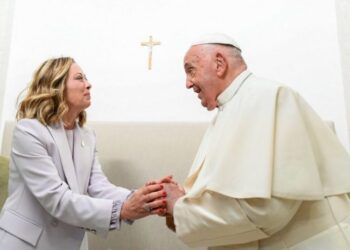 Meloni viziton Papa Françeskun në spital: Nuk e kishte humbur sensin e humorit!