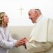 Meloni viziton Papa Françeskun në spital: Nuk e kishte humbur sensin e humorit!