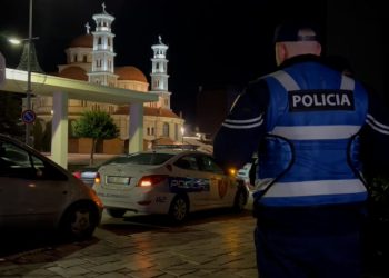 Plagosje me thikë në qendër të Korçës, Policia në kërkim të autorit