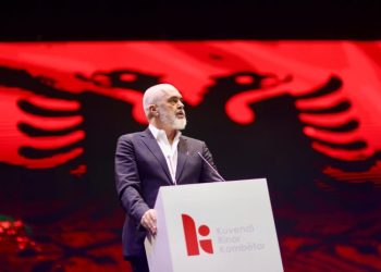 “47 milionë shërbime nga e-Albania”, Rama: Radhët, normalitet i atyre që duan ta rikthejnë Shqipërinë në kënetë