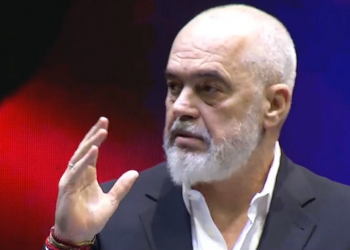 “Vota për ne sjell ndryshimin”, Rama për kundërshtarët: Opozitë bretkosash me në krye bufin e kënetës