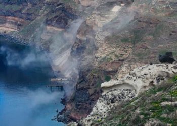 200 tërmete orët e fundit në Greqi, gazetari jep detaje mbi situatën: 48 orët e ardhshme janë kritike