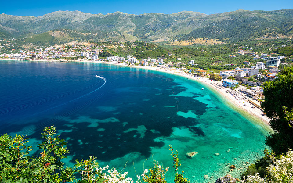 Turizëm gjithëvjetor  eksperti  Jemi në diskutimet e fundit me qeverinë për subvencionimin e punonjësve