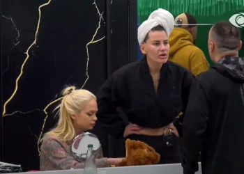 “I sëmurë, shko merr ilaçet”/ Plas keq sherri mes Danjës dhe G Banit (Video)