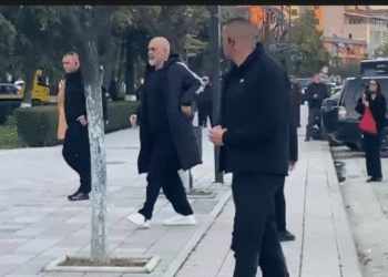 Kryeministri Rama mbërrin në Fier, takim me Asamblenë Socialiste të Qarkut