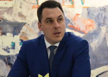 “Vijesti”: Shërbimi sekret prangos deputetin e Malit të Zi, shpërndau një video nga protesta në Beograd
