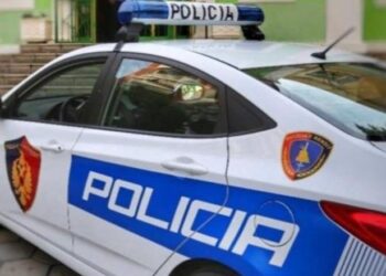 “Pse më shikon ashtu”/ Plas sherri mes të miturve në Kamëz, 17-vjeçari plagos me thikë bashkëmoshatarin