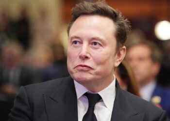 Propozimi i Elon Musk: Vendosuni sanksione oligarkëve ukrainas, kështu afrohet fundi i luftës
