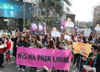 Marshim proteste për 8 Mars në Tiranë! Thirrje ndaj institucioneve: Mos ma prek lirinë!