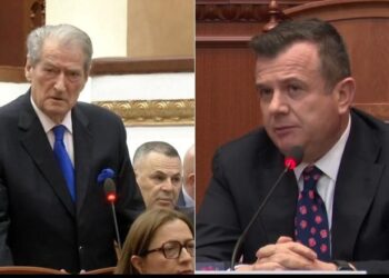 LIVE/ Kuvendi nderon ish-deputetin Harasani, Berisha: Ju e dëbuat! Balla dhe Spiropali: Po bëni politikë me vdekjen e tij