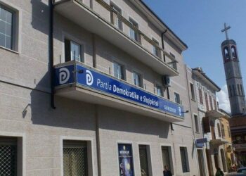 “Pazare Boçi- Noka, 700 mijë euro për listën e mbyllur”/ Çfarë po ndodh me PD në Shkodër?  Denoncimi i avokates: Në listat e sigurta, njeriu që postonte Edi Ramën