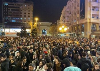 Tragjedia me 56 viktima në Koçan/ Qytetarët tubim në Shkup, protestuesit paralajmërojnë përshkallëzim: Do të bllokojmë…