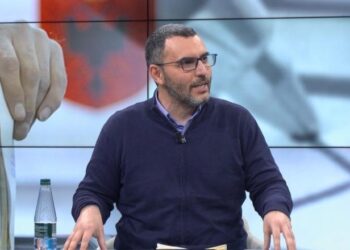 “Partitë e vogla, të parëndësishme”/ Vëllai i tij pjesë e listave për 11 majin? Ja si përgjigjet Arlin Qori