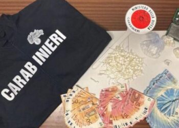 Rrëmbyen, plagosën dhe kërcënuan të miturin me armë, arrestohen 2 trafikantët shqiptarë në Itali