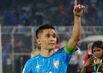 Vetëm Mesi dhe Ronaldo kanë shënuar më tepër, rikthehet sulmuesi 40-vjeçar që ishte tërhequr nga kombëtarja