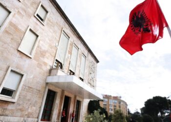 Qeveria liron nga detyra zv/ministren e Financave Adela Xhemali, e zëvendëson Erjona Bejleri