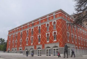 Në prag të 11 majit, qeveria frenon shpenzimet ndonëse në buxhet po futen më tepër para