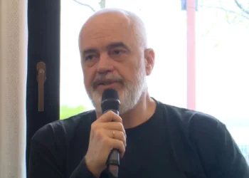 Pas Dash Sulës, Rama vlerëson një tjetër deputete të PD: Kam respekt për të