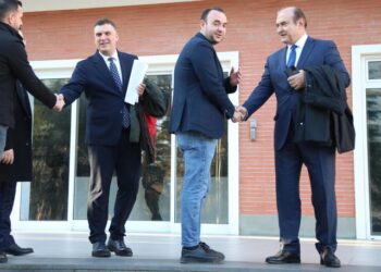 Pse Sali Berisha frenoi sinjalet politike që dolen nga primaret?