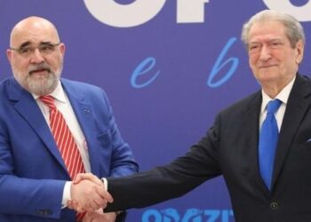 “Po punon me njerëz të dyshimtë në Shqipëri”, LaCivita sulmohet nga njerëzit afër Trump