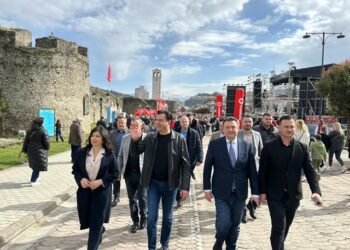 Basha prezanton në Elbasan kandidatët e tij: Dy zëdhënëset e PD do t’ju përfaqësojnë