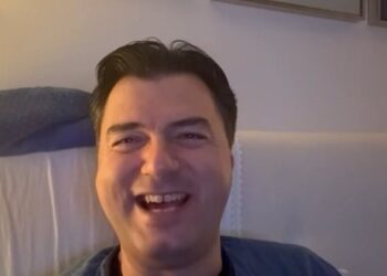 “O Rame na nxore gjumin”, Basha i përgjigjet pas mesnatës kryeministrit: Vetëm një shok të ka ngelur (Video)