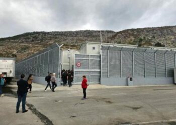 Qendrat e emigrantëve në Gjadër, Brukseli i jep “dritën jeshile” Melonit: Në përputhje me rregullat e BE!