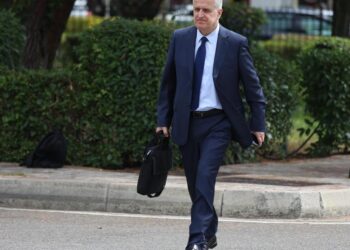 U la në listën e hapur në Tiranë, reagon Pandeli Majko: Një burrë nuk lind për të drejtuar, por i përgjigjet thirrjes dhe bën detyrën!