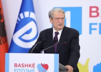 Kandidoi për deputet kushëririn e Elvis Roshit, justifikohet Berisha: S’është argument se ka lidhje gjaku
