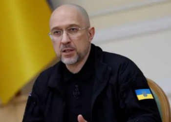 “Ne nuk ndalemi, sepse edhe armiku s’ndalet”- Kryeministri ukrainas: Vendi ynë po rrit prodhimin e armëve