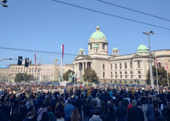 “Mur njerëzor”- Opozita serbe në Kosovë paralajmëron mobilizimin e serbëve në “mbrojtje” të Vuçiç