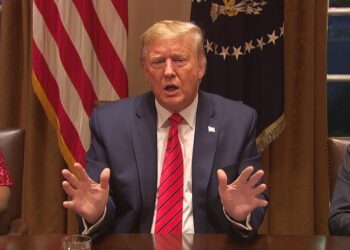 Trump i jep një tjetër goditje Kievit, planifikon dëbimin e mijëra emigrantëve ukrainas