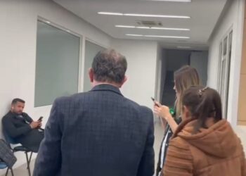 Përfundoi në listë të hapur, Shpëtim Idrizi i shkon në mesnatë në zyrë Berishës